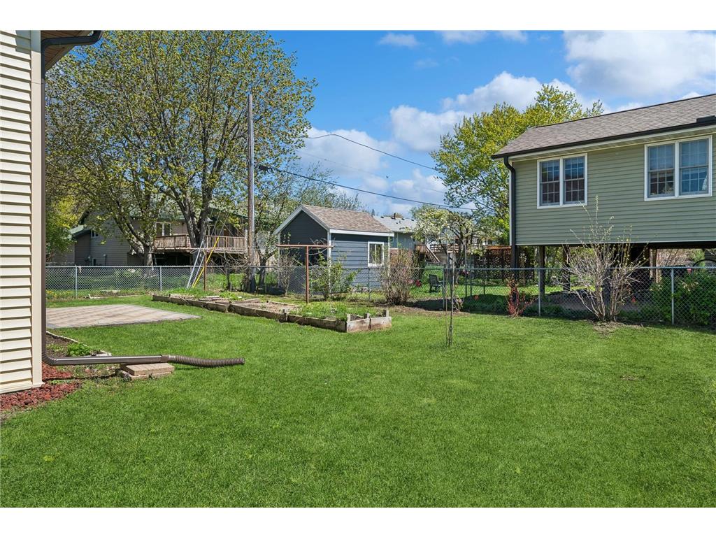 1602 Victoria Street N, Saint Paul, MN, 55117 | MLS: 6548447 | Edina Realty