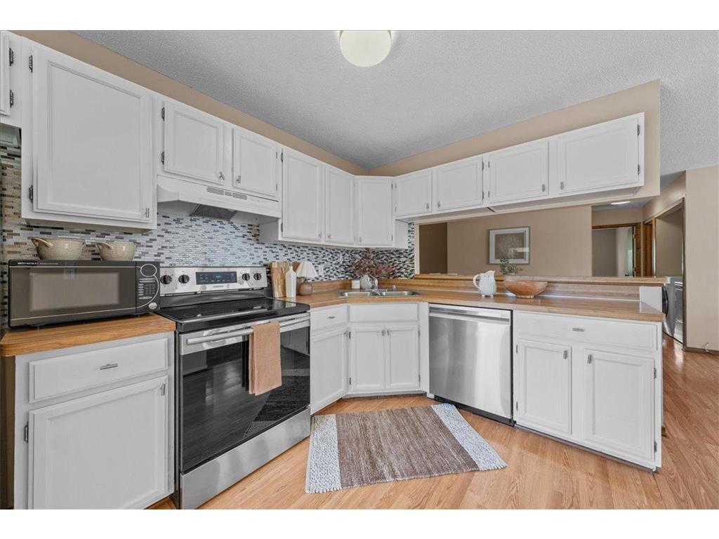 1604 Helmo Avenue N Oakdale MN 55128 7089679 image10