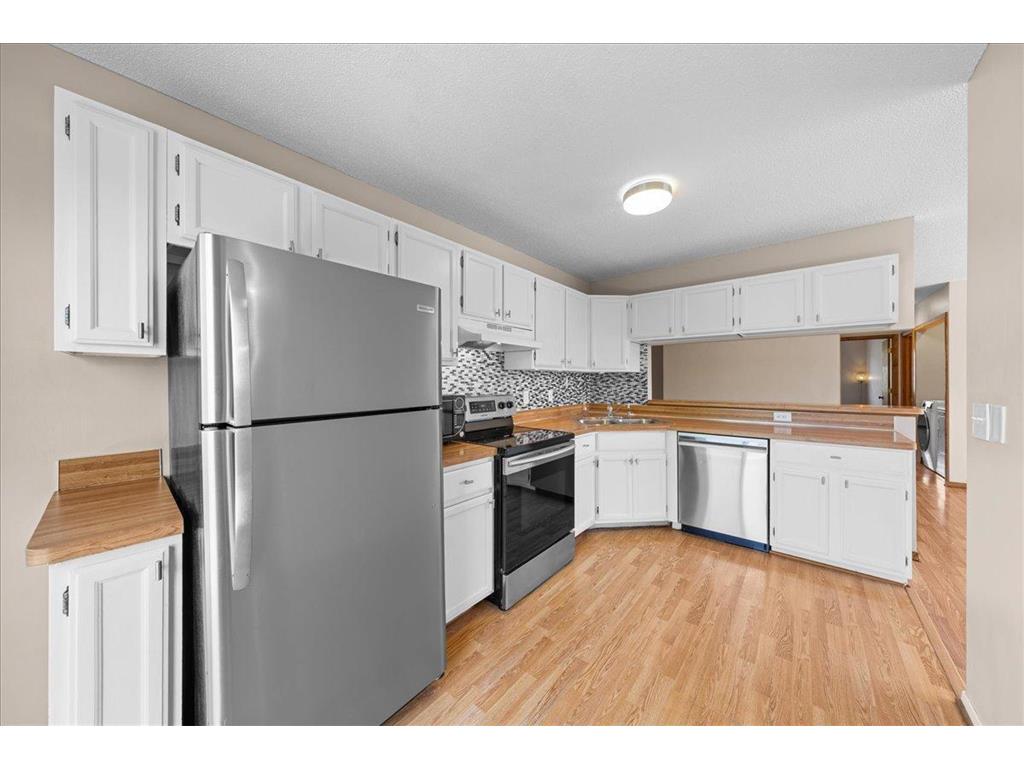 1604 Helmo Avenue N Oakdale MN 55128 7089679 image11
