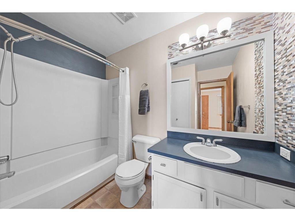1604 Helmo Avenue N Oakdale MN 55128 7089679 image17