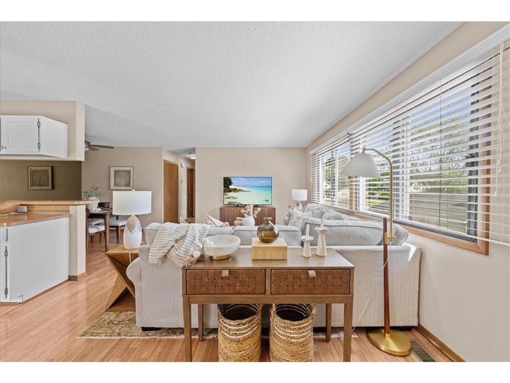 1604 Helmo Avenue N Oakdale MN 55128 7089679 image3