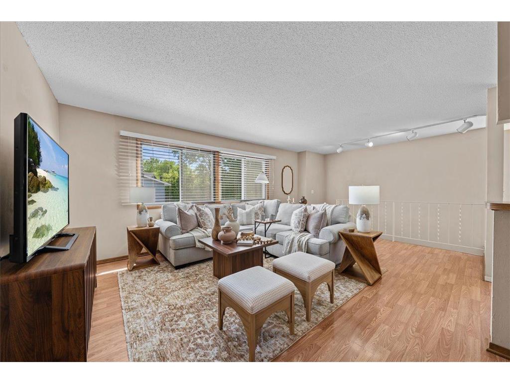 1604 Helmo Avenue N Oakdale MN 55128 7089679 image5