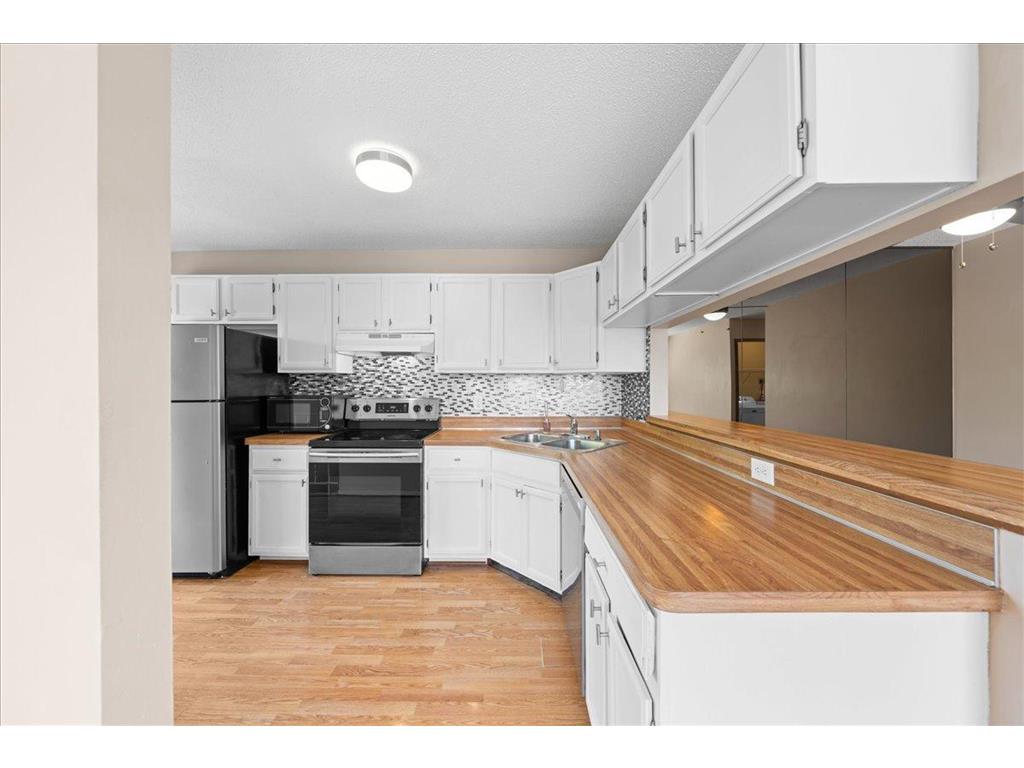 1604 Helmo Avenue N Oakdale MN 55128 7089679 image9