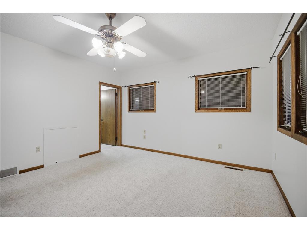 1604 N Cedar Avenue Owatonna MN 55060 7044306 image18