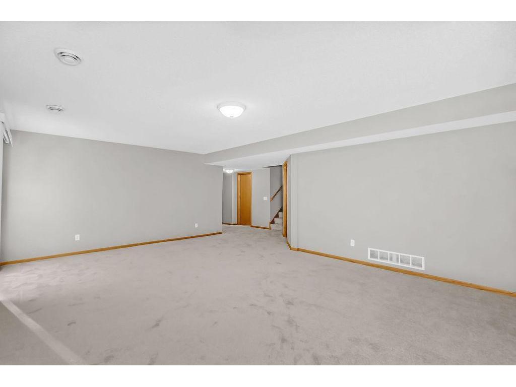 16045 Kennard Court Lakeville MN 55044 6820408 image25