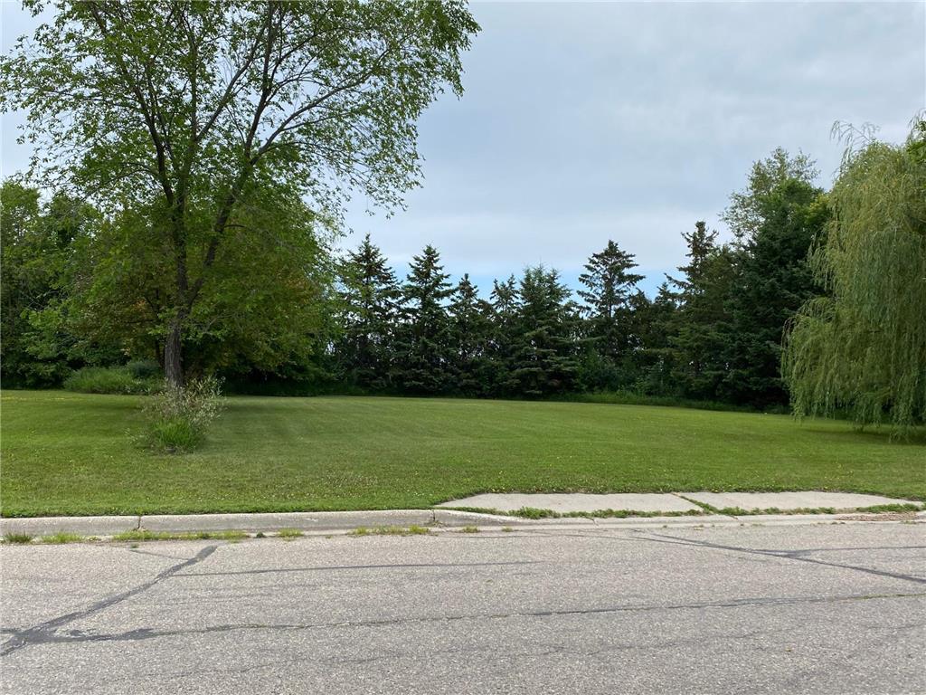 1605 Cardinal Drive N Thief River Falls MN 56701 7007818 image2