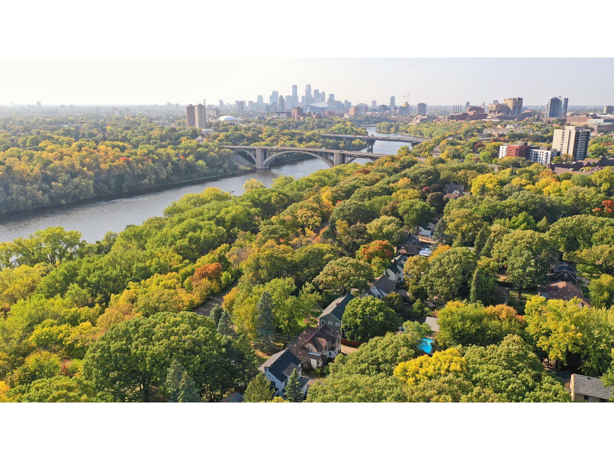 1605 E River Parkway, Minneapolis, MN 55414  MLS: 5661386  Edina Realty