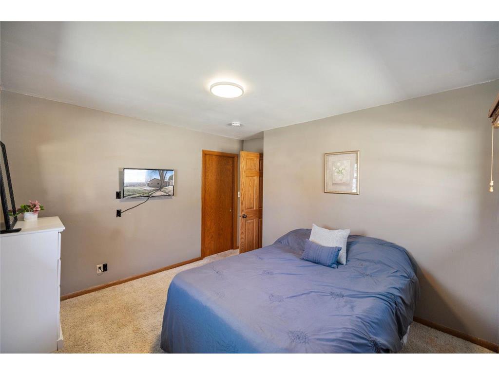 1605 Knight Avenue N Glencoe MN 55336 7014901 image21