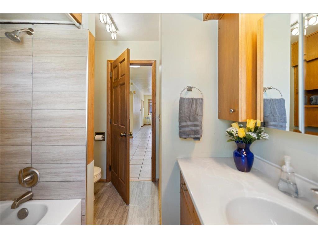 1605 Knight Avenue N Glencoe MN 55336 7014901 image24