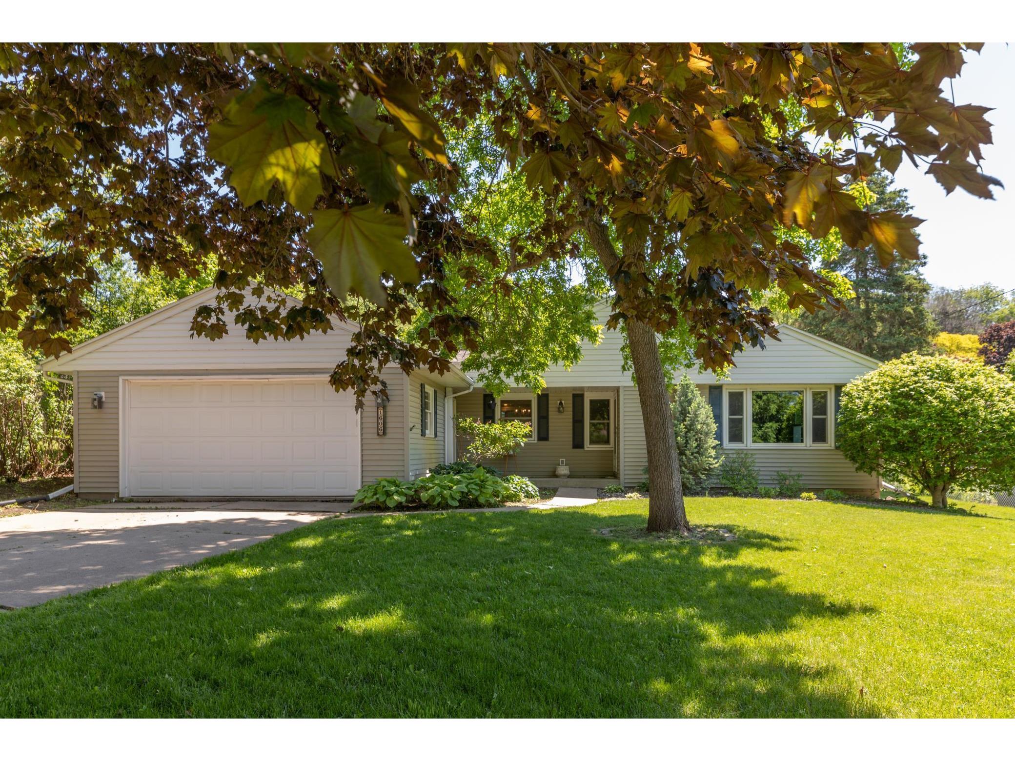 1606 9th Avenue NE, Rochester, MN 55906 MLS 5769939 Edina Realty