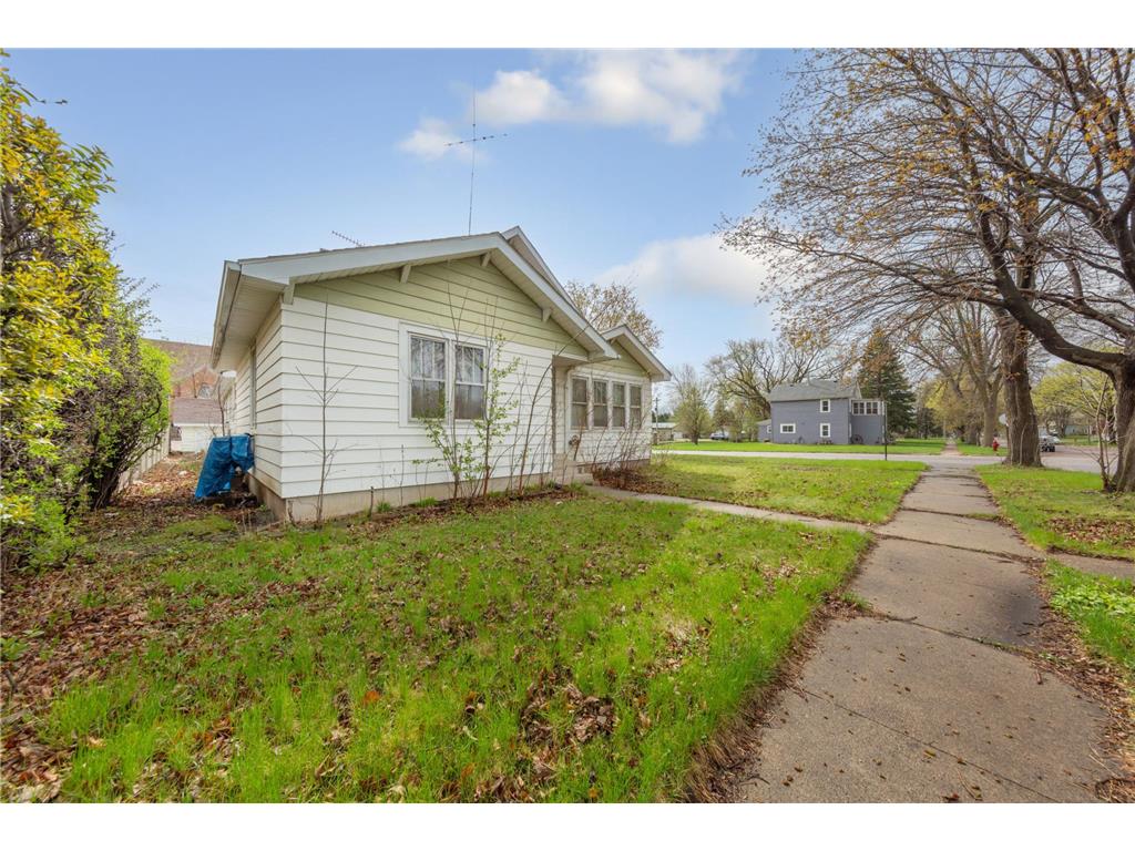1606 Greeley Avenue N Glencoe MN 55336 7063065 image4