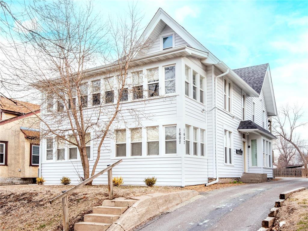 1607 Hewitt Avenue Saint Paul MN 55104 6717396 image1