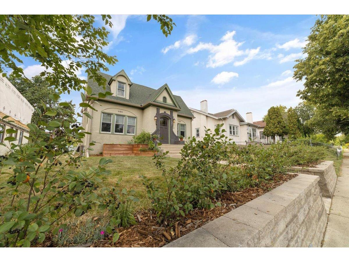 1607 Upton Avenue N, Minneapolis, MN, 55411 MLS 6086444 Edina Realty