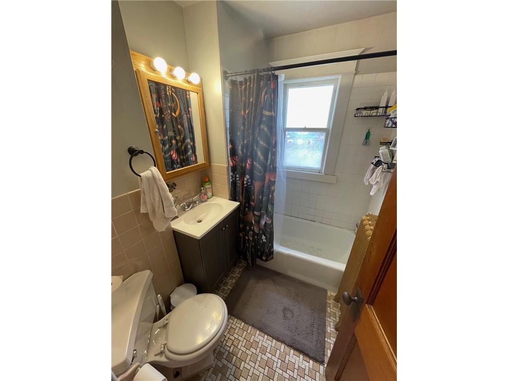 1607 Van Buren Avenue Saint Paul MN 55104 7102391 image11