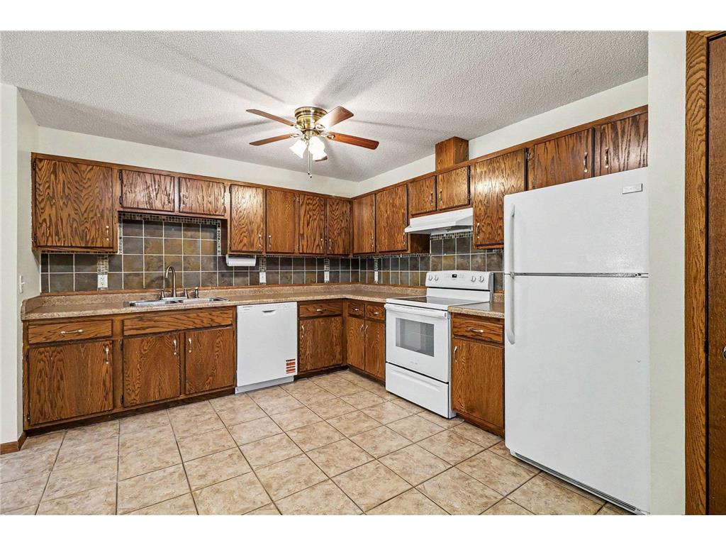 1608 106th Avenue NW Coon Rapids MN 55433 7050106 image3