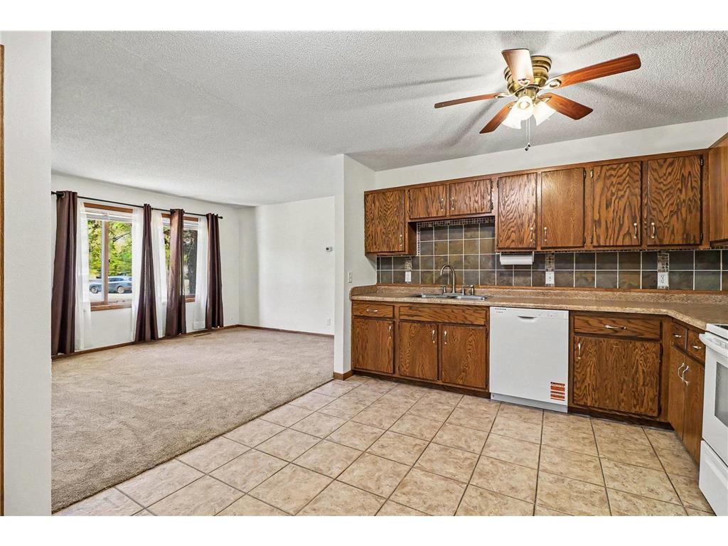 1608 106th Avenue NW Coon Rapids MN 55433 7050106 image4