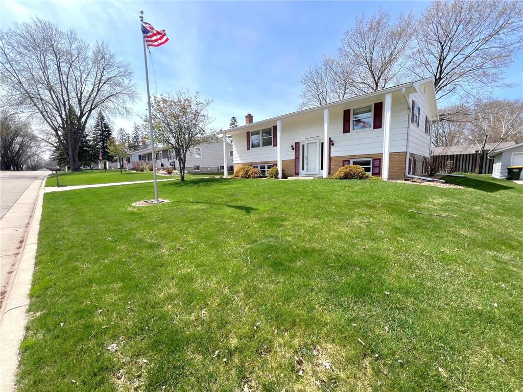 1608 7 1/2 Street SW Willmar MN 56201 6713187 image1