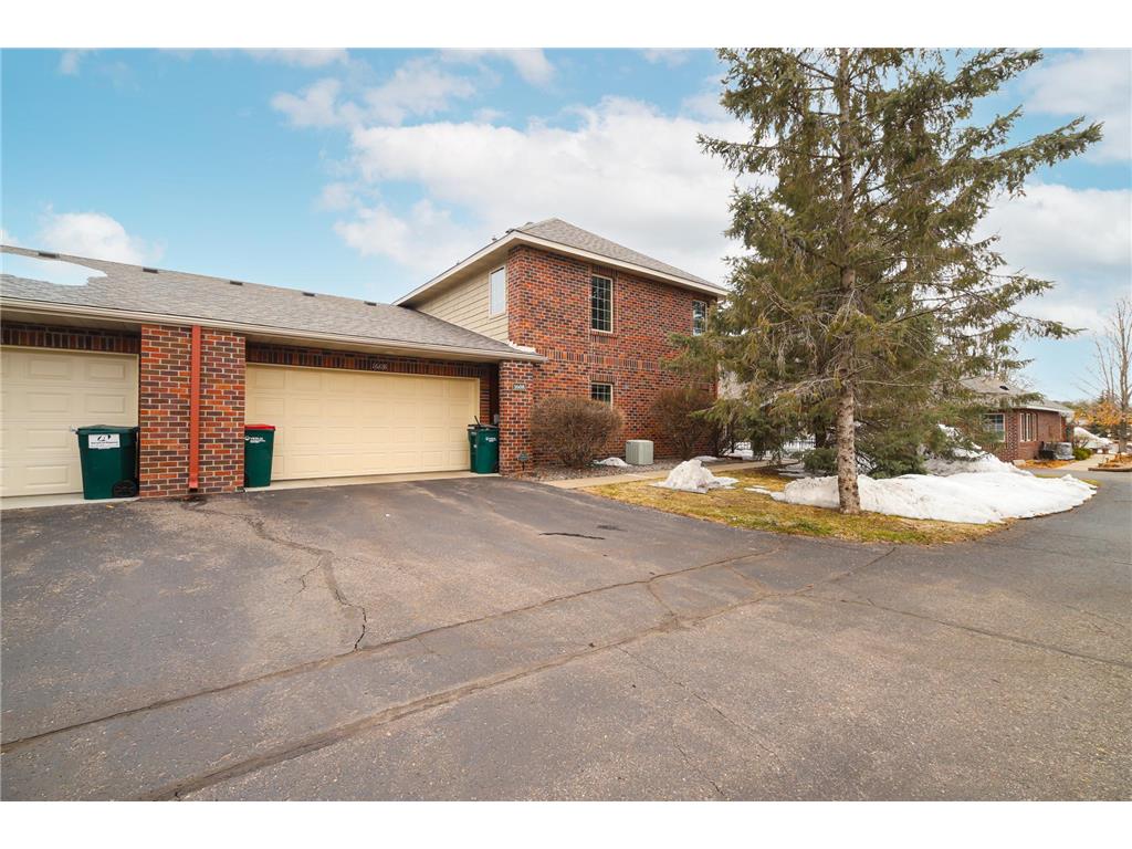 1608 Hunter Hill Road, Hudson, WI, 54016 MLS 6351802 Edina Realty