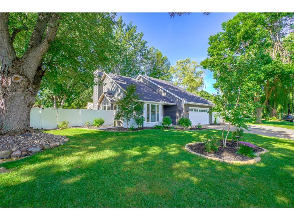 1608 Laurel Avenue Hudson WI 54016 6415019 image1