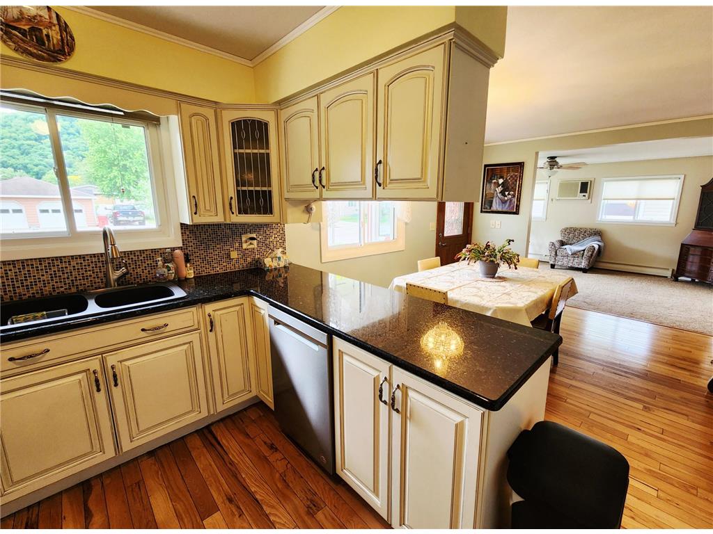 1608 W King Street Winona MN 55987 7079639 image9