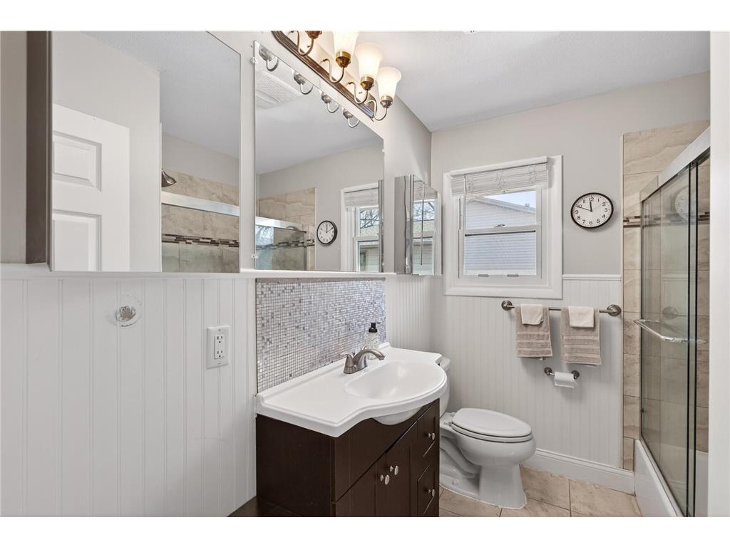 1609 Hillsboro Avenue N Golden Valley MN 55427 7040663 image15