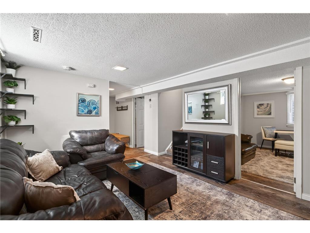 1609 Hillsboro Avenue N Golden Valley MN 55427 7040663 image18