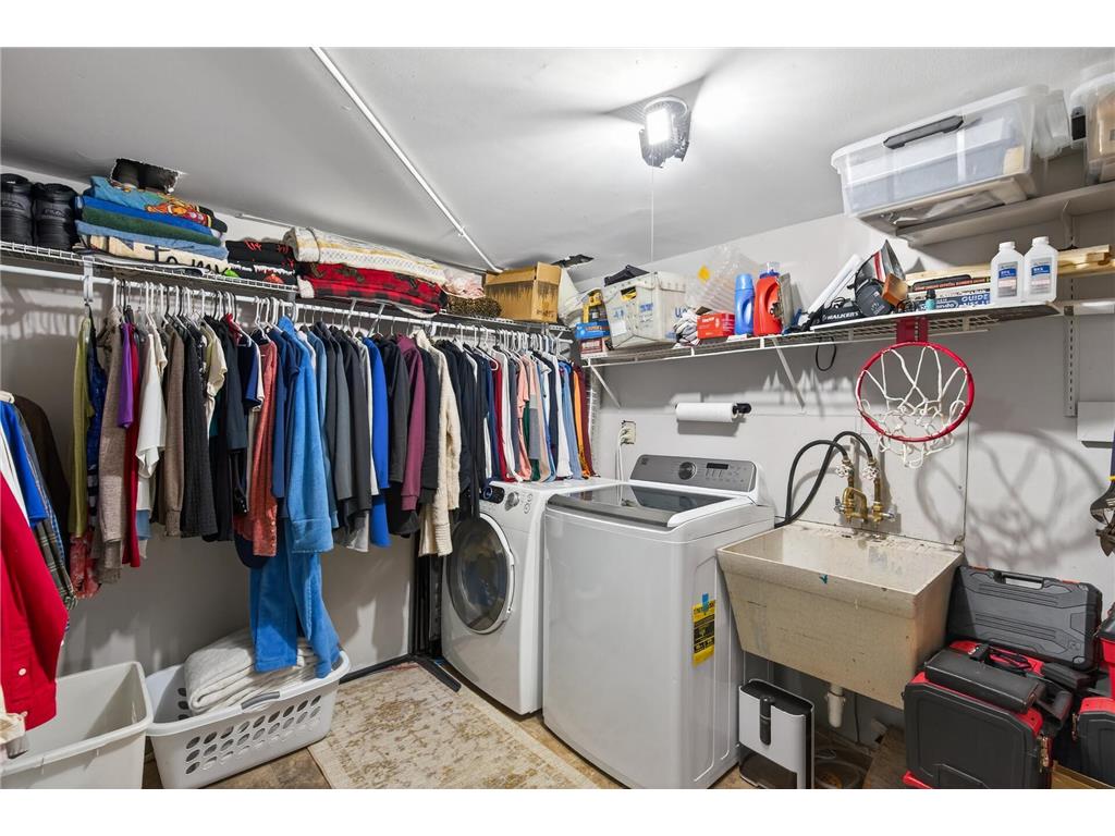 1609 Hillsboro Avenue N Golden Valley MN 55427 7040663 image22