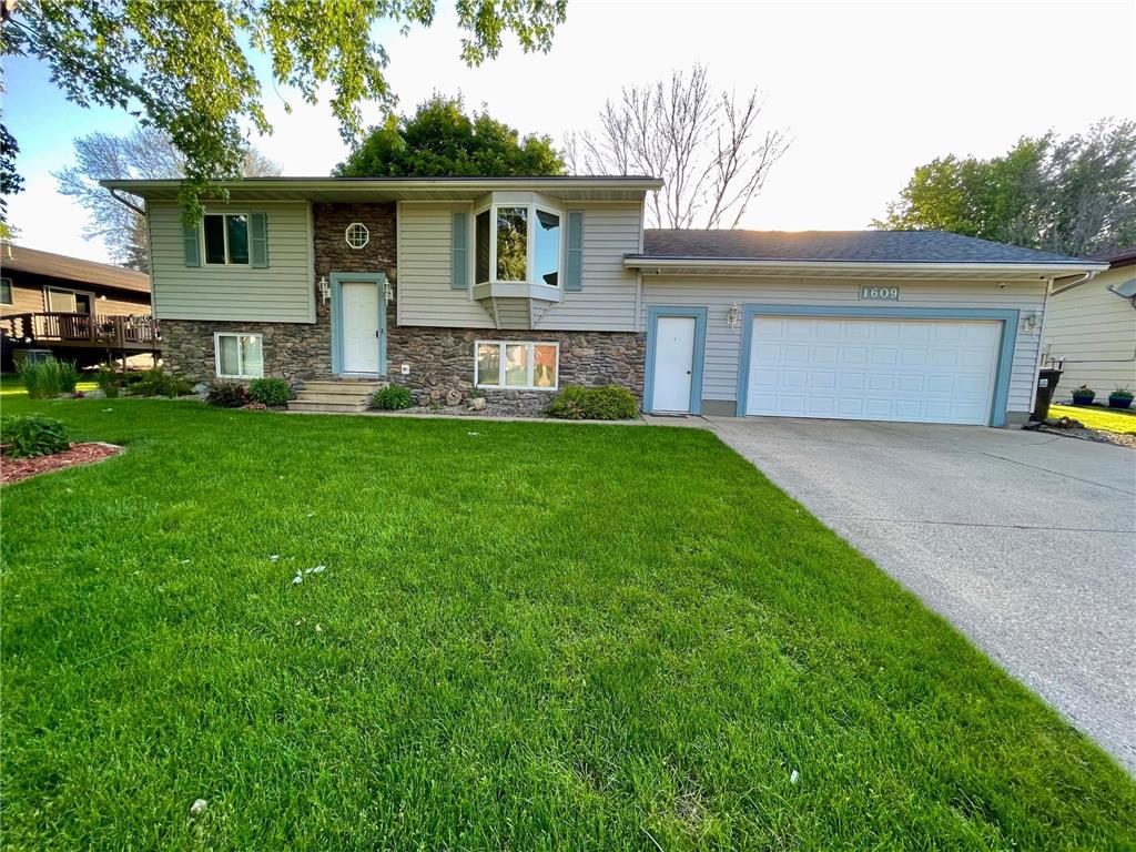 1609 Lucia Avenue Fairmont MN 56031 6549925 image1