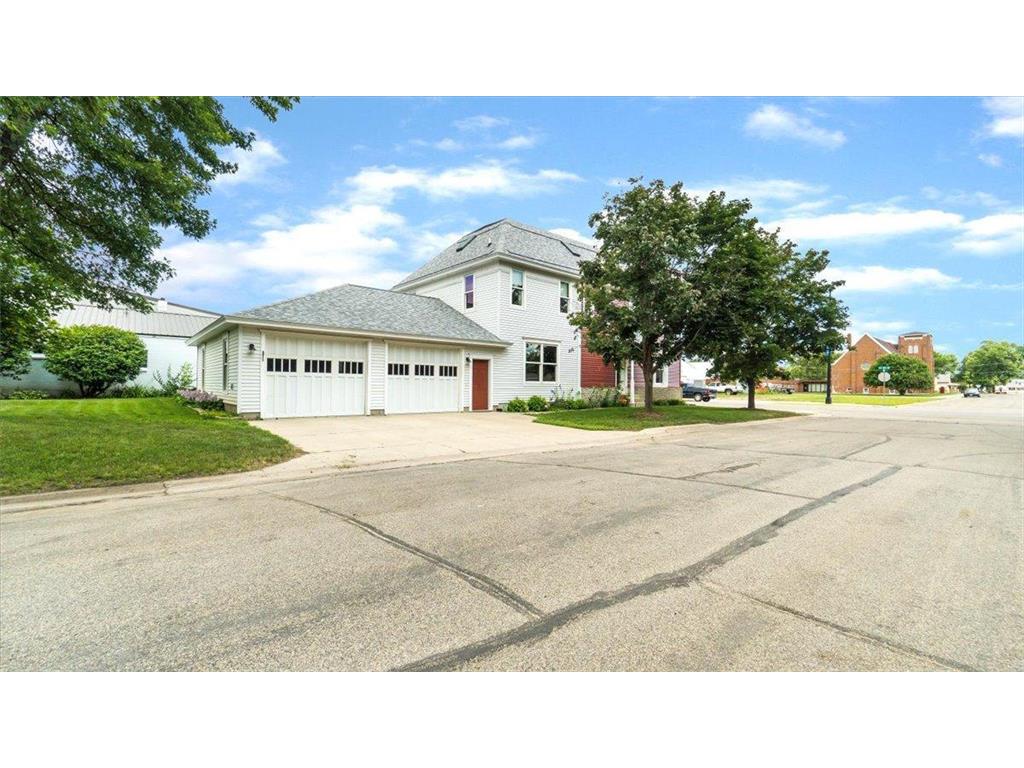 161 Central Avenue S Brooten MN 56316 6396673 image1