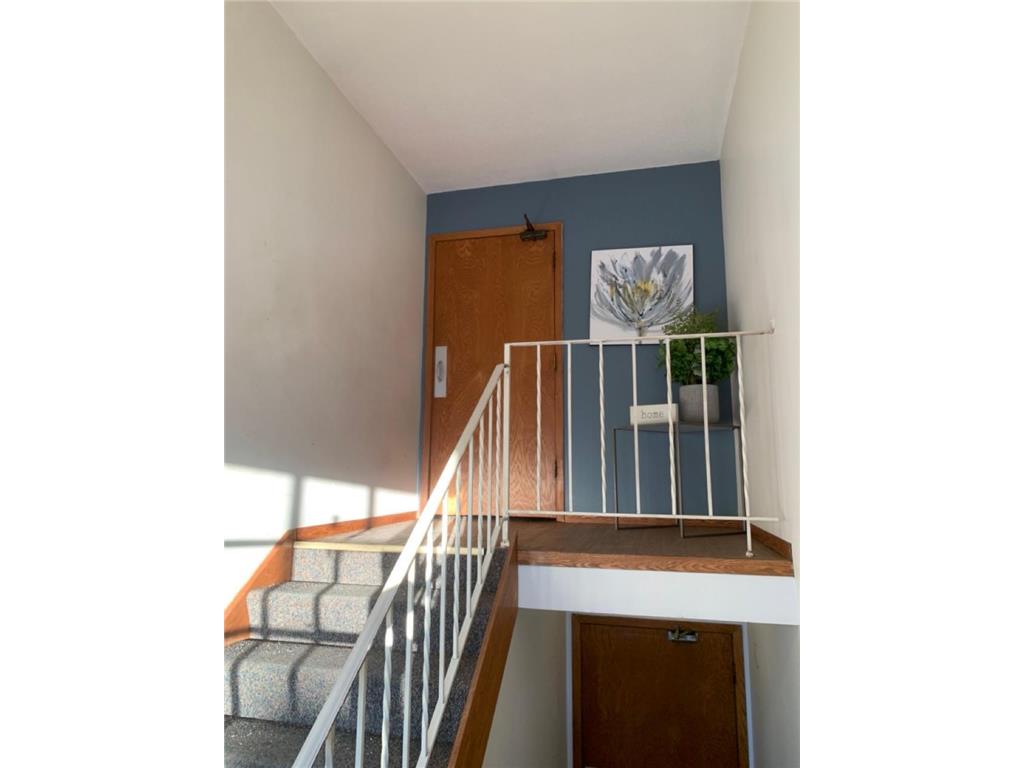 1610 Albemarle Street Saint Paul MN 55117 7027426 image2