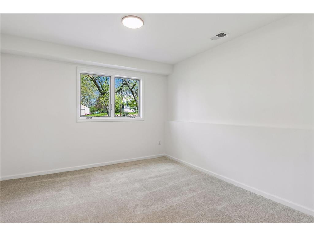1610 Burns Avenue Saint Paul MN 55106 7066888 image25