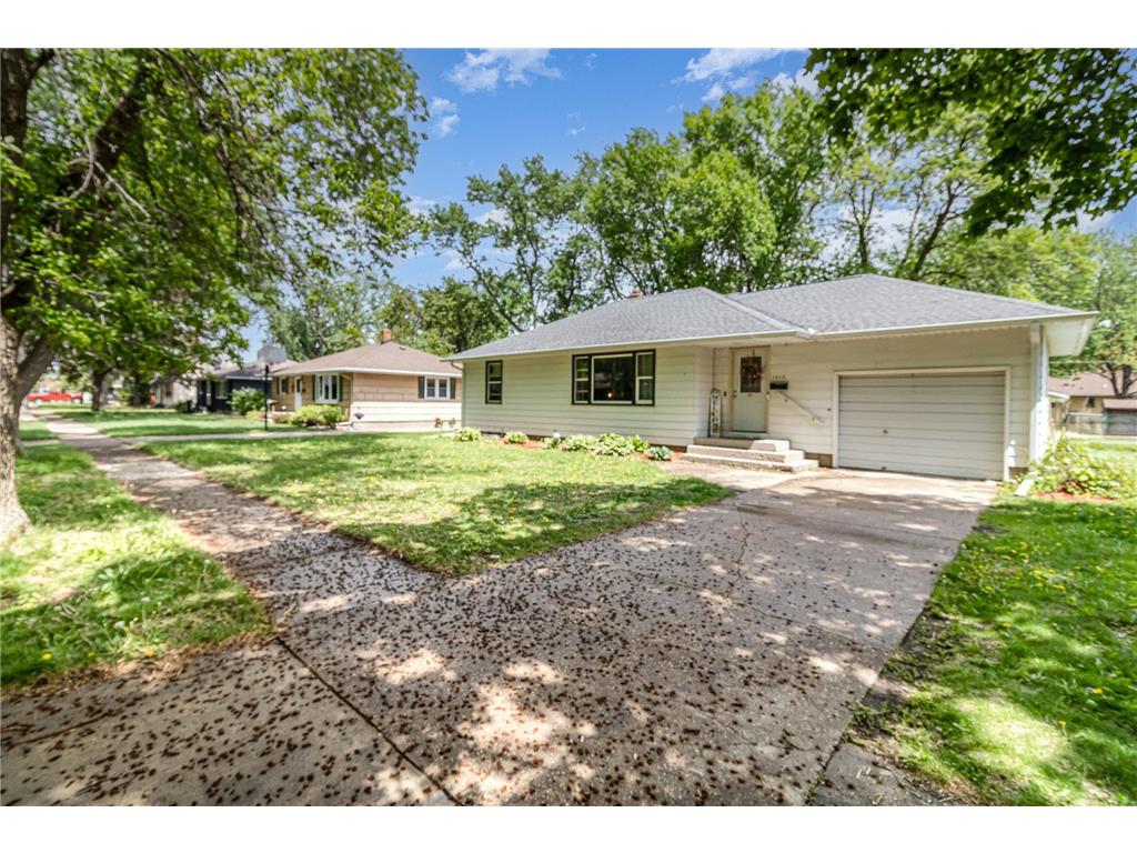 1610 Knight Avenue N Glencoe MN 55336 6826431 image3
