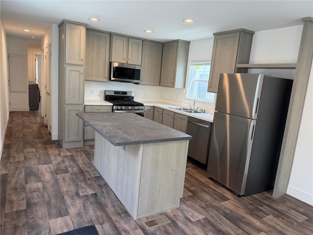 1611 6th Avenue E #A4 Alexandria MN 56308 7100660 image3
