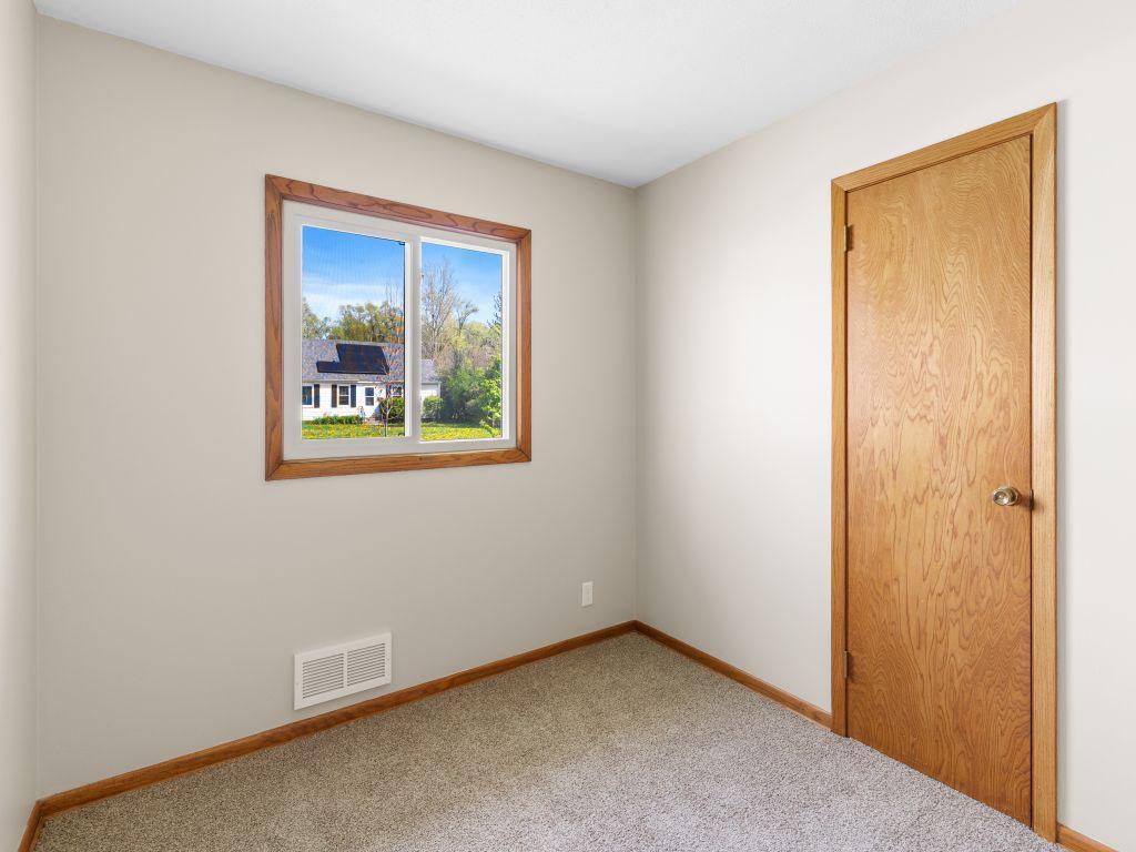 1611 E 87th Street Bloomington MN 55425 7069003 image10