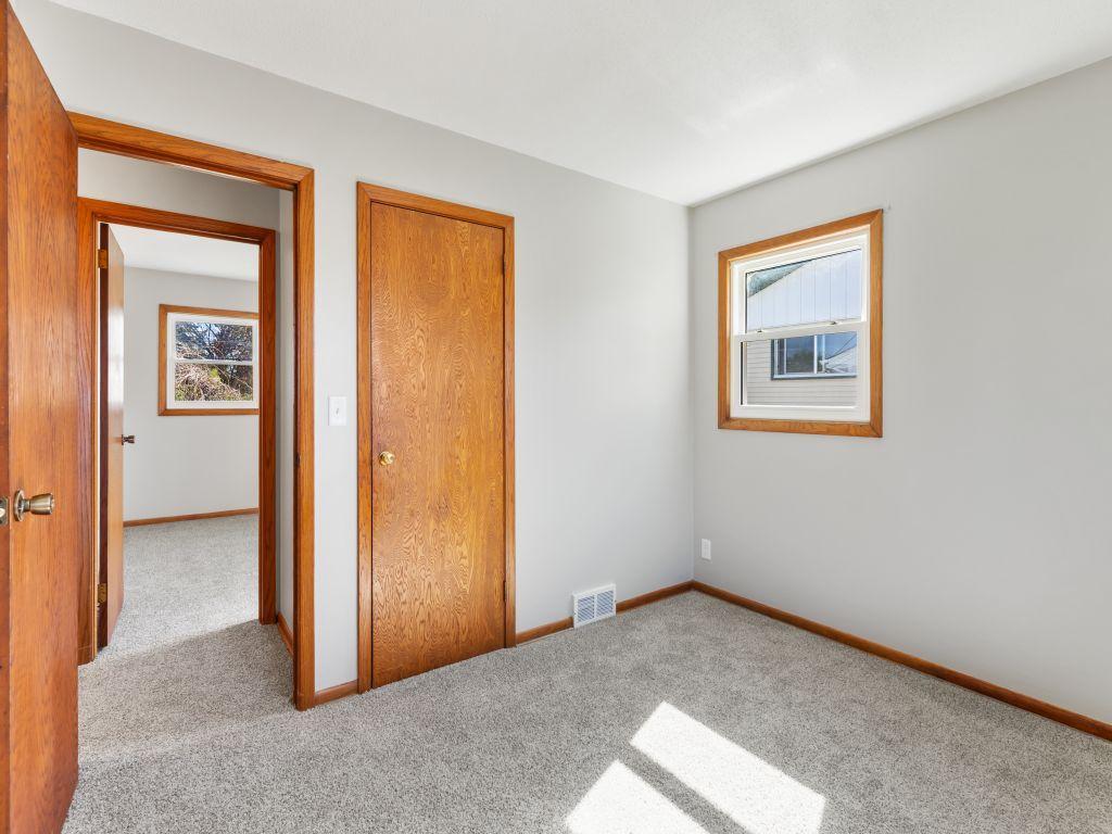 1611 E 87th Street Bloomington MN 55425 7069003 image13