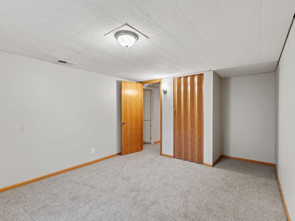 1611 E 87th Street Bloomington MN 55425 7069003 image19