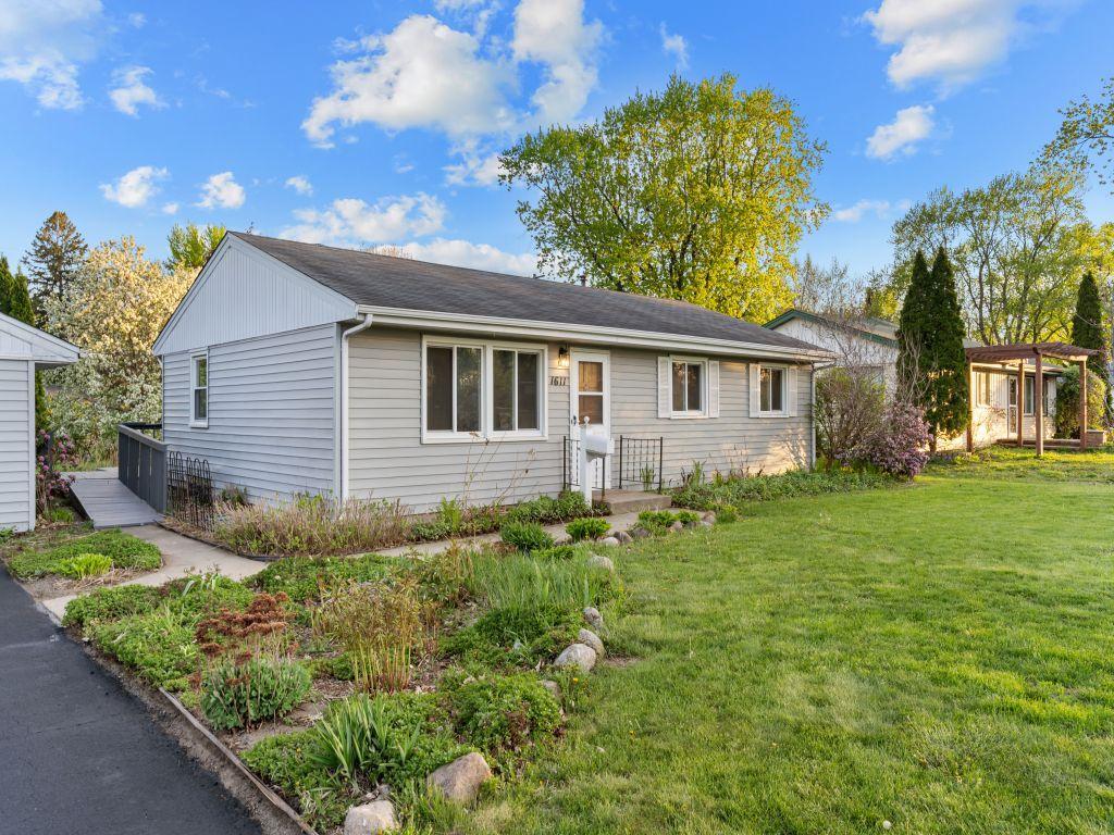 1611 E 87th Street Bloomington MN 55425 7069003 image2