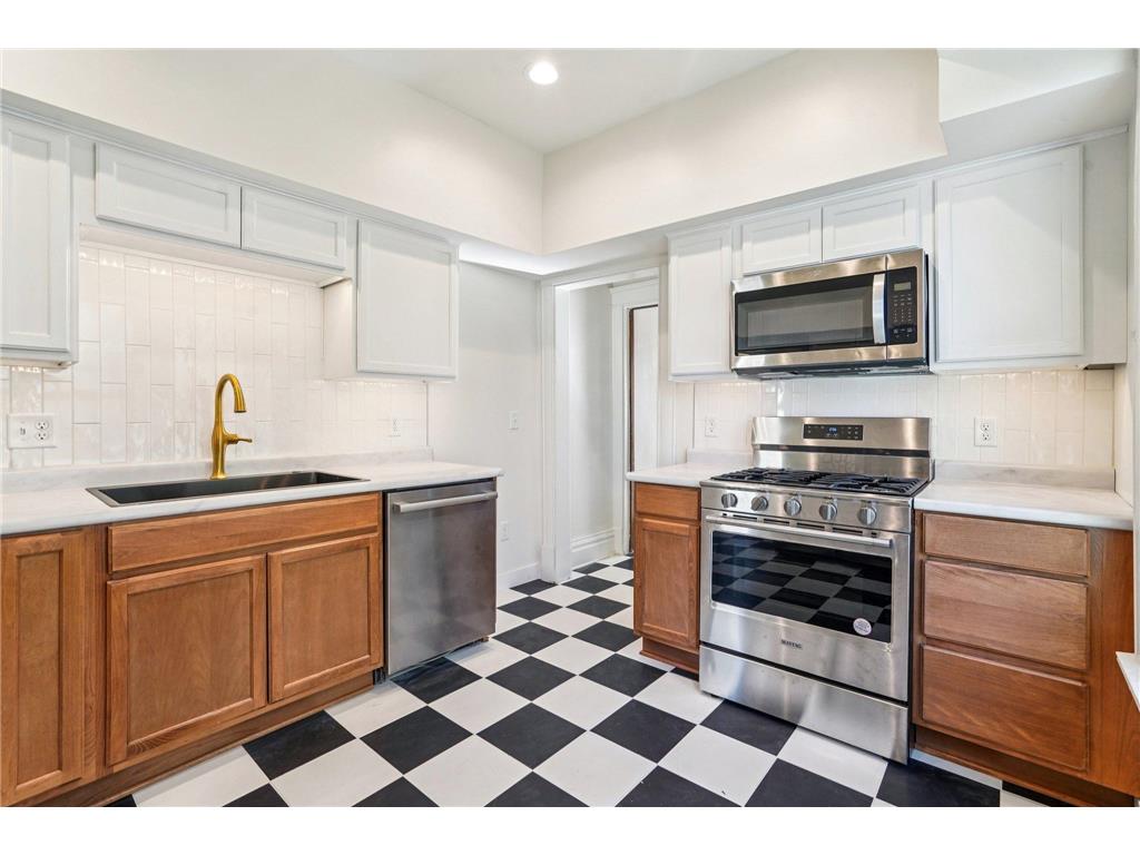 1611 Edmund Avenue Saint Paul MN 55104 7100962 image16