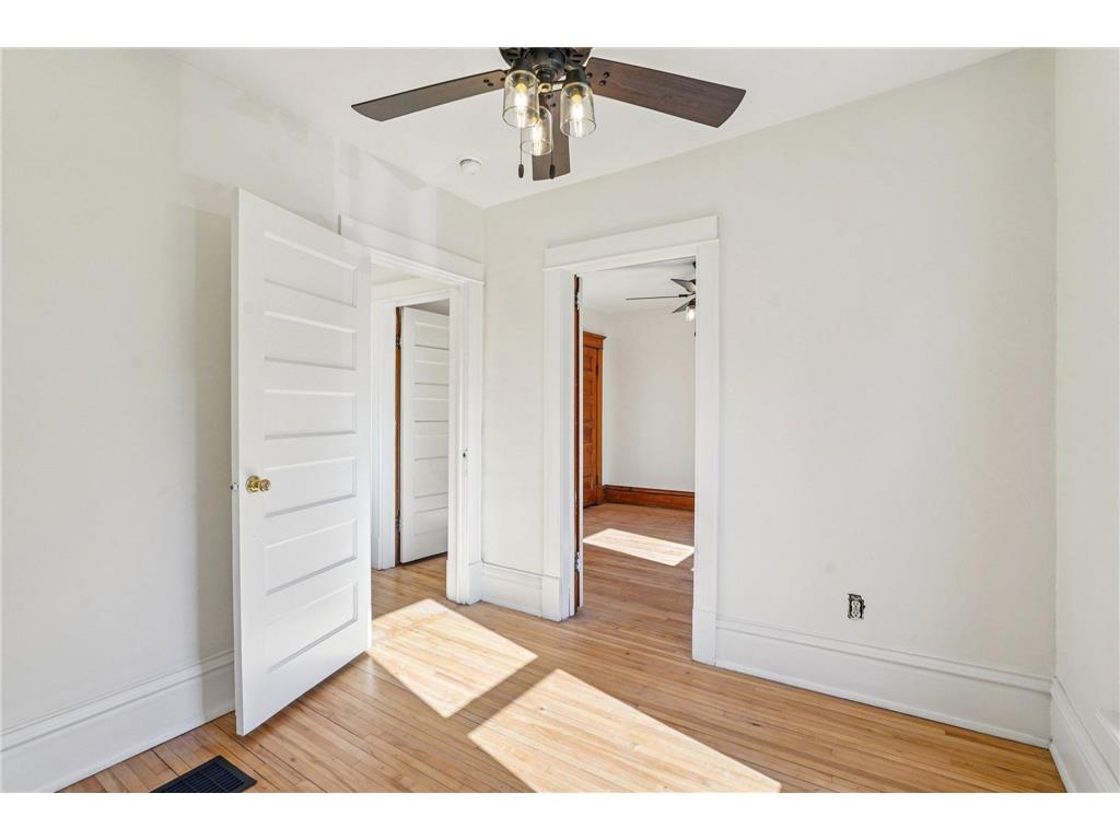 1611 Edmund Avenue Saint Paul MN 55104 7100962 image24
