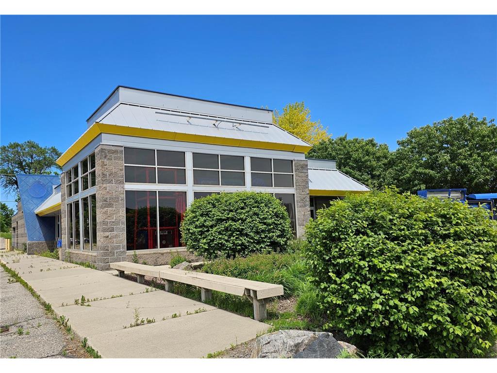 1611 Highway 12 E Willmar MN 56201 6550162 image1