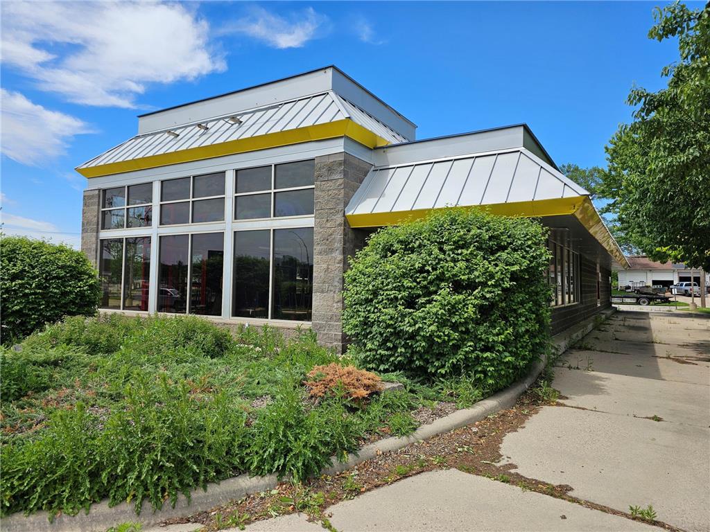 1611 Highway 12 E Willmar MN 56201 6550162 image3