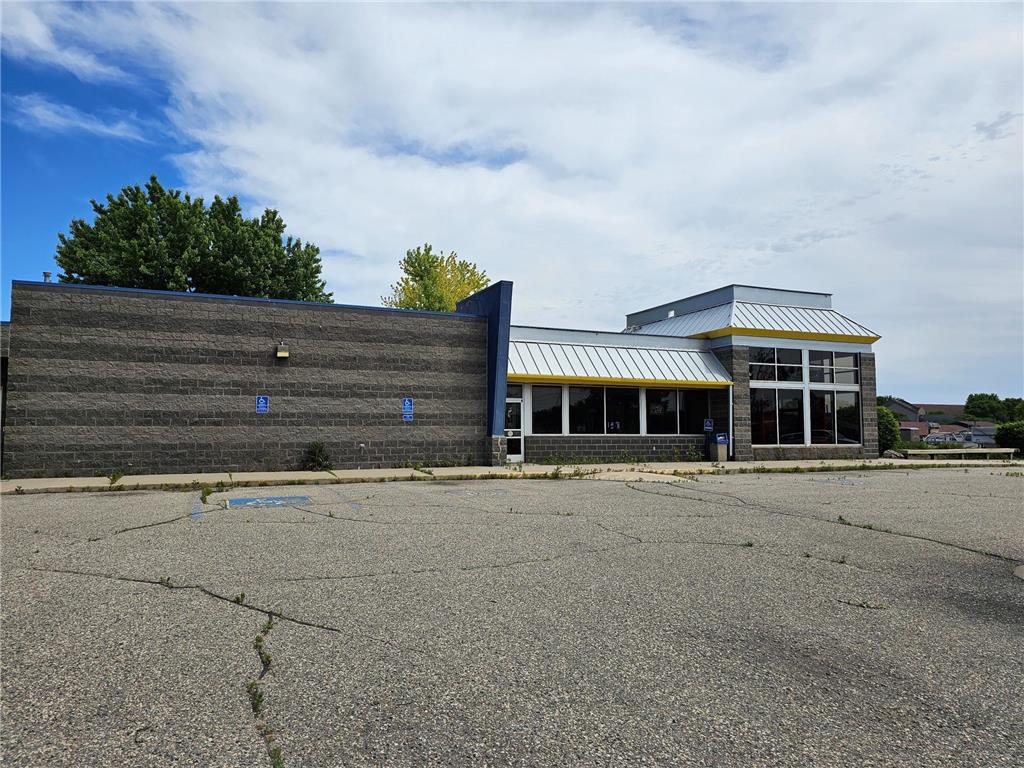 1611 Highway 12 E Willmar MN 56201 6550162 image4