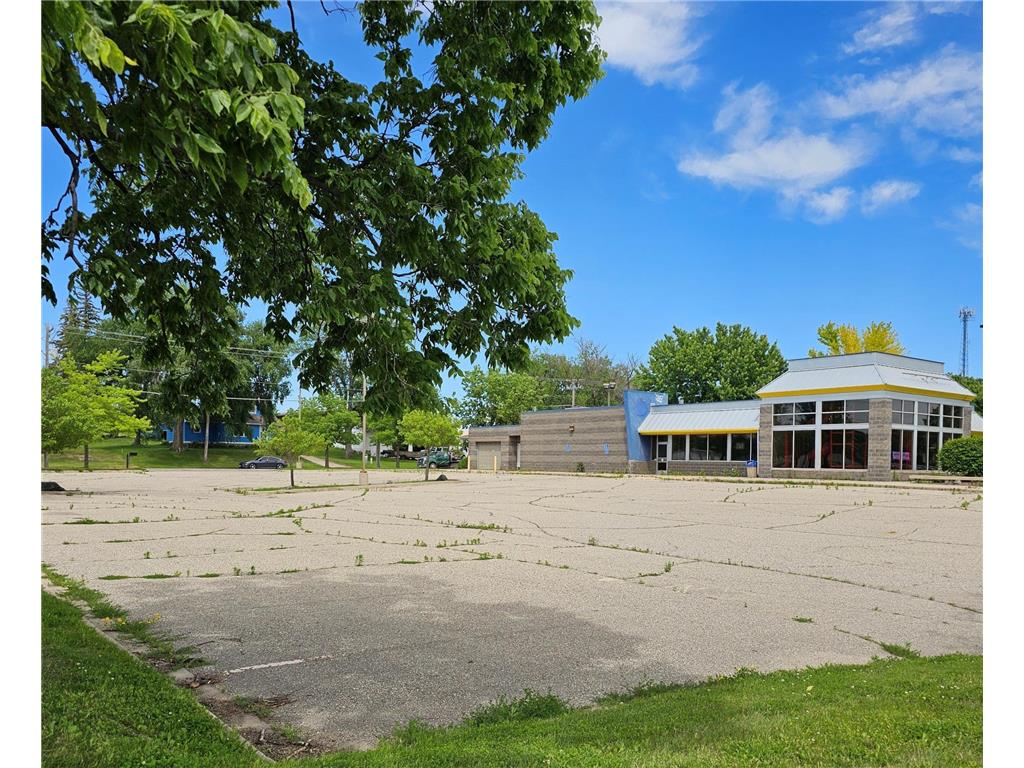 1611 Highway 12 E Willmar MN 56201 6550162 image5