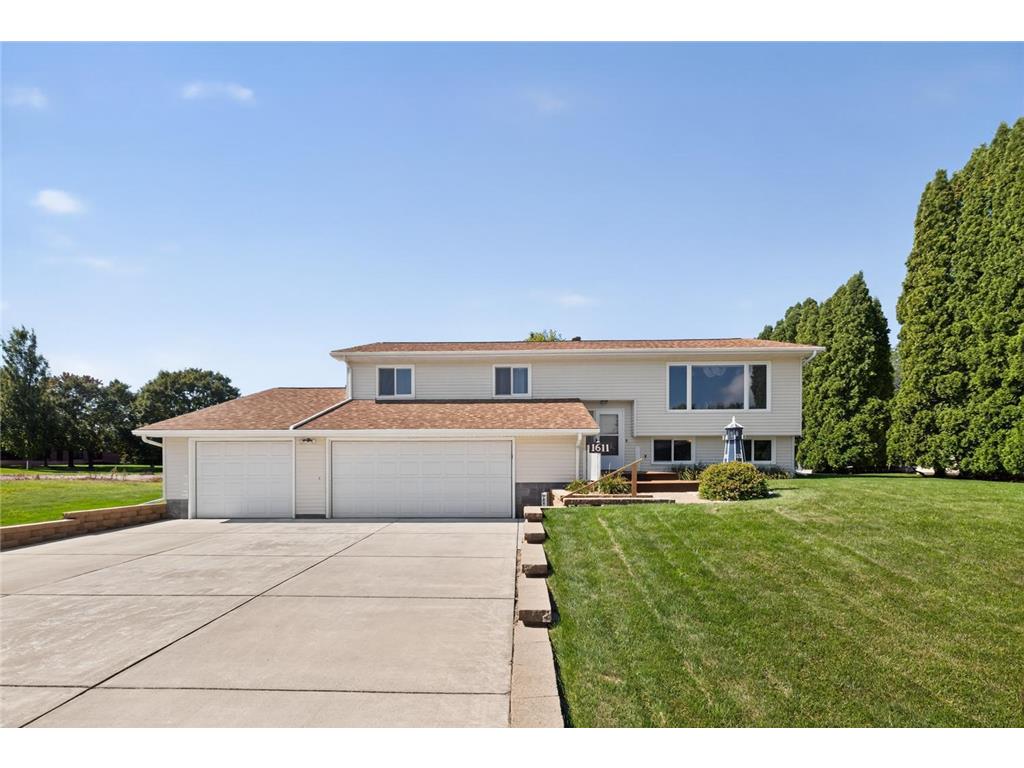 1611 N Oak Street Lake City MN 55041 6780676 image1
