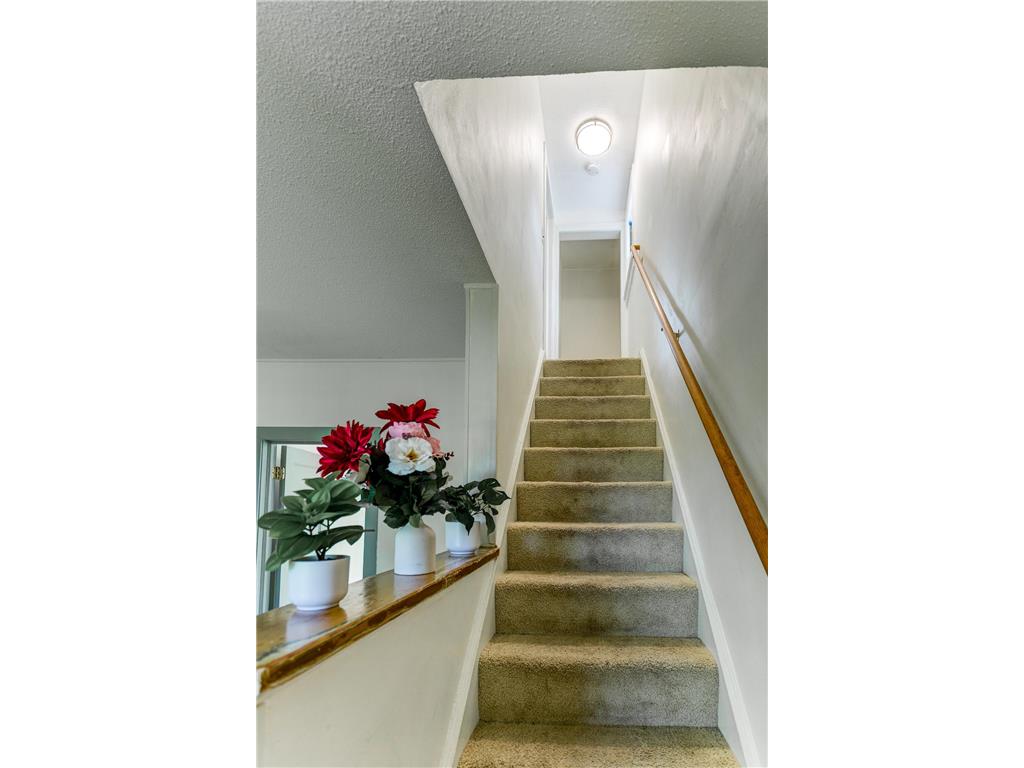 1612 County Road C E Maplewood MN 55109 7085992 image12