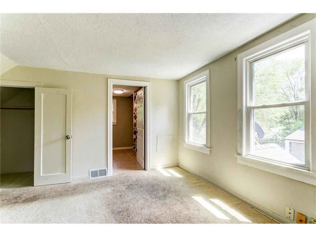 1612 County Road C E Maplewood MN 55109 7085992 image13