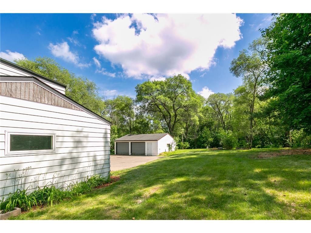1612 County Road C E Maplewood MN 55109 7085992 image19