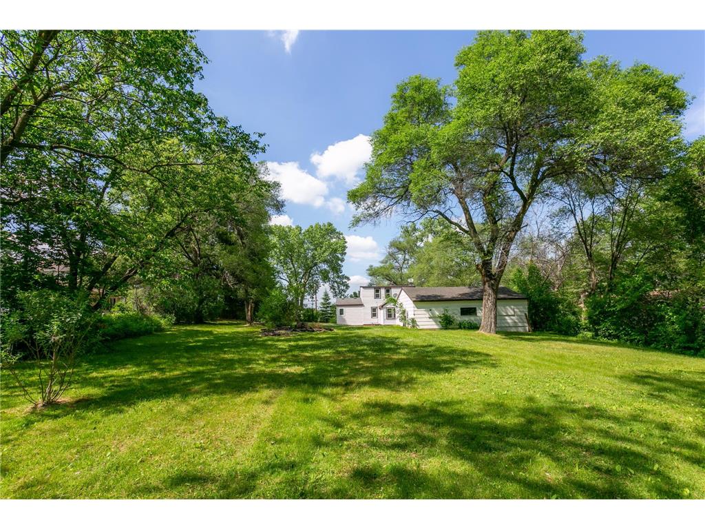 1612 County Road C E Maplewood MN 55109 7085992 image20