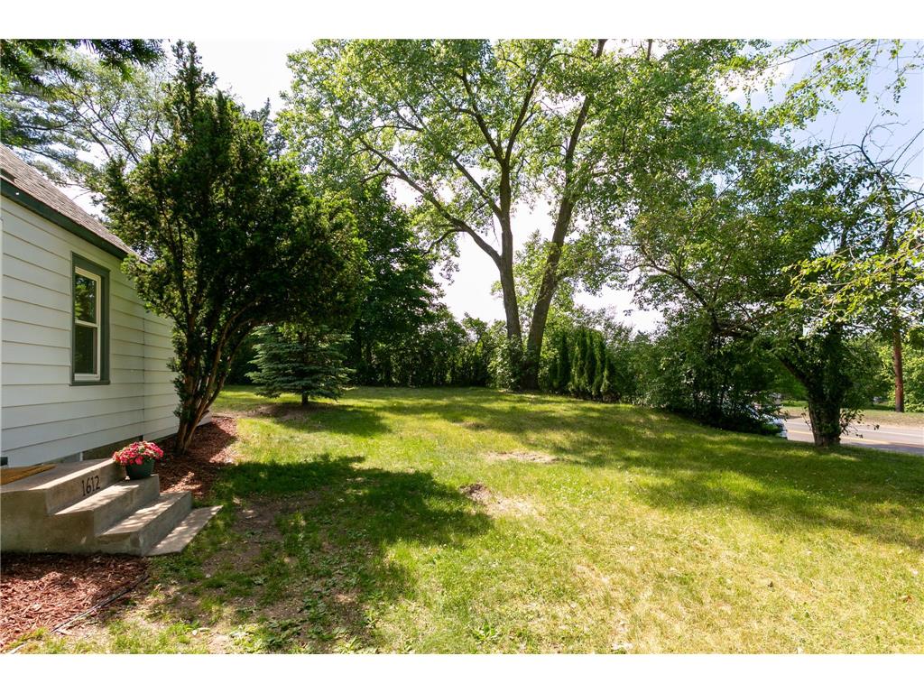1612 County Road C E Maplewood MN 55109 7085992 image23