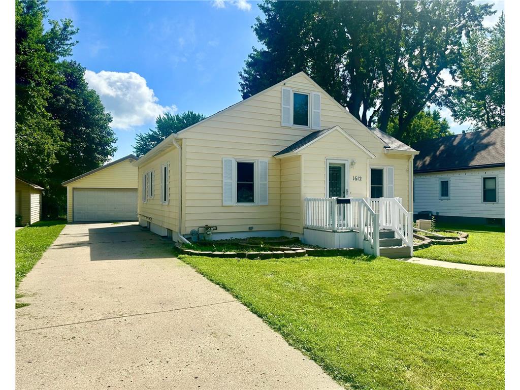 1612 East Avenue Worthington MN 56187 6758660 image1